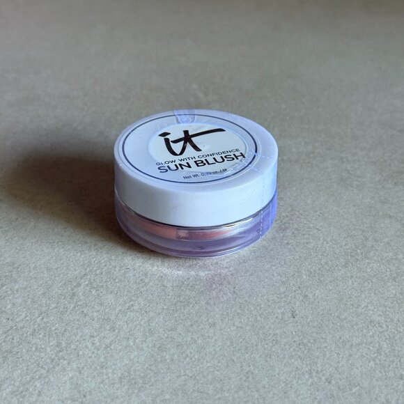 IT Cosmetics Glow With Confidence Sun Blush in Sun Blossom 20 - Picture 1 of 4